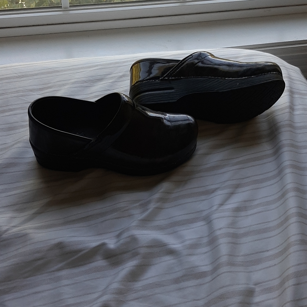 Dansko women's shoes (popular for nurses, etc)